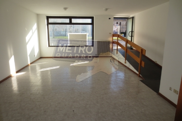 interno - NEGOZIO PIOVENE ROCCHETTE (VI)  